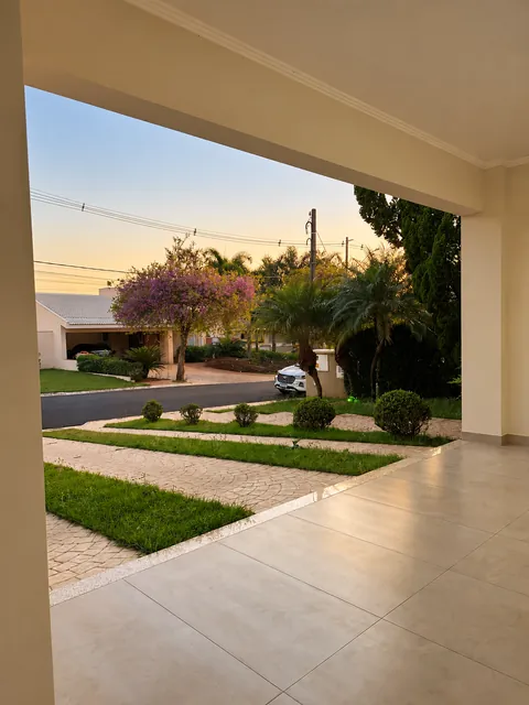 Garagem com vista para o condomínio, casa à venda no Condomínio Magnólias I em Araraquara